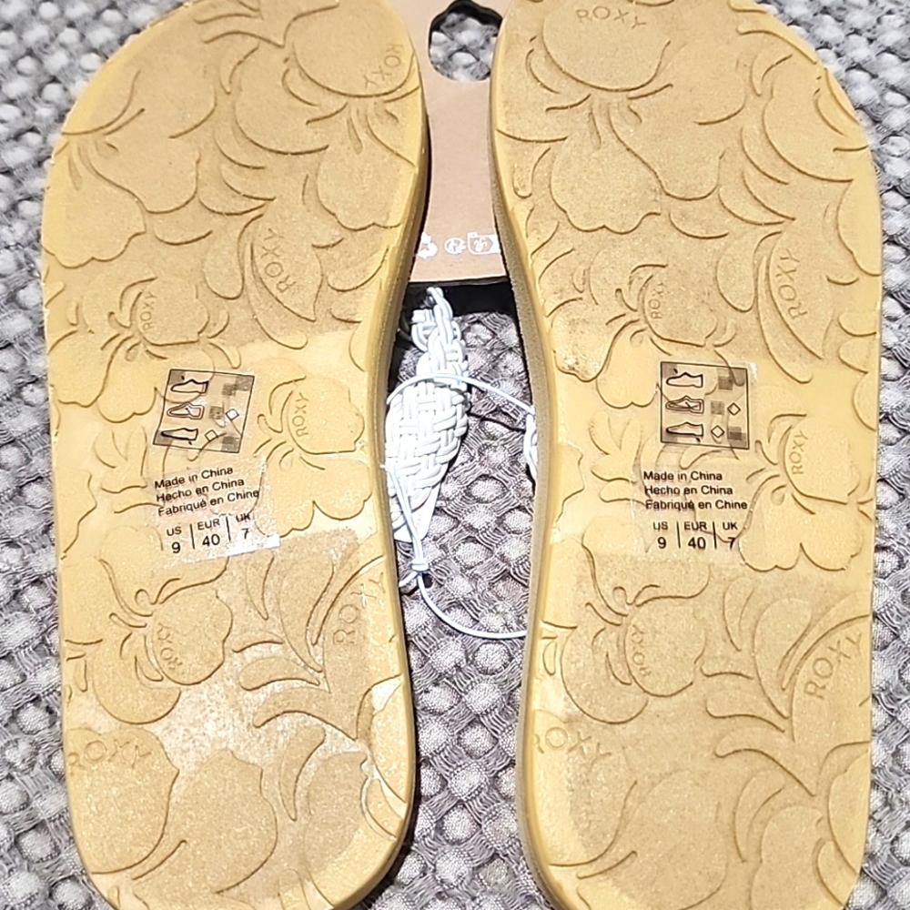 Roxy Womens Sandals size 9 - Picture 2 of 4